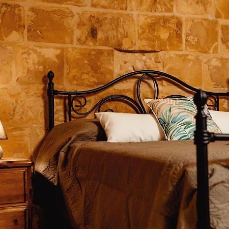 Enchanting 2Bdr Townhouse In Valletta Centre! Valeta Exterior foto