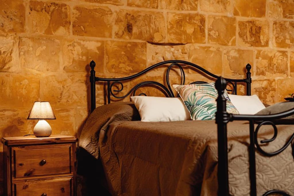 Enchanting 2Bdr Townhouse In Valletta Centre! Valeta Exterior foto