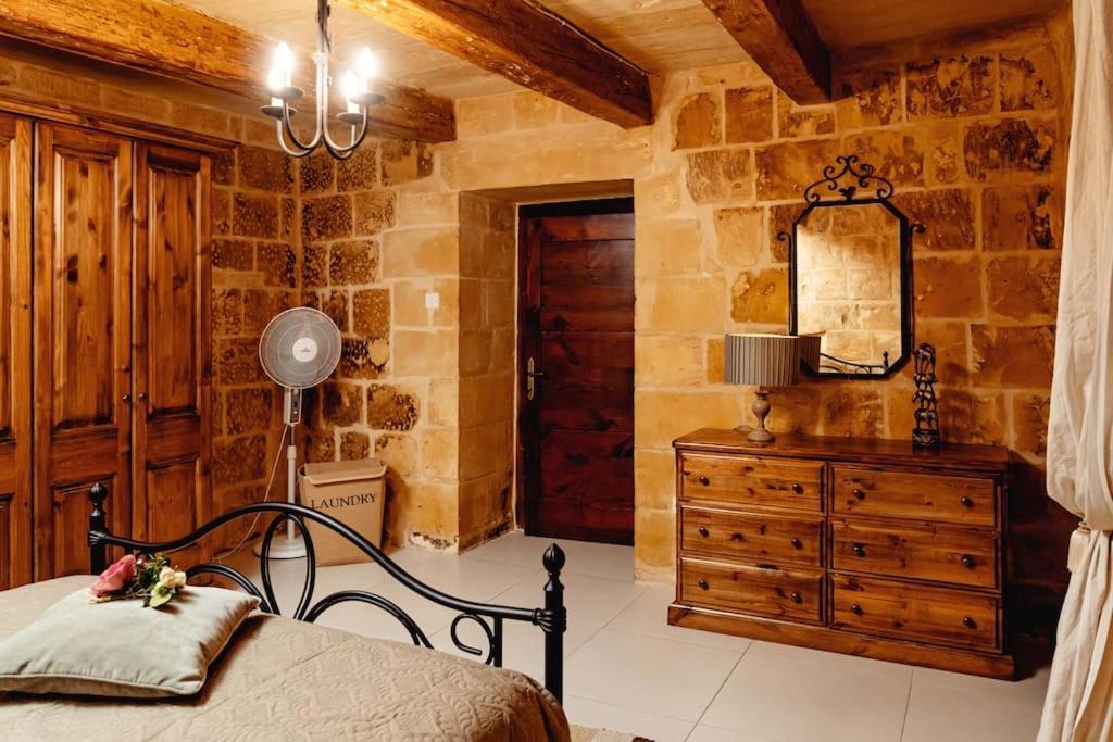 Enchanting 2Bdr Townhouse In Valletta Centre! Valeta Exterior foto