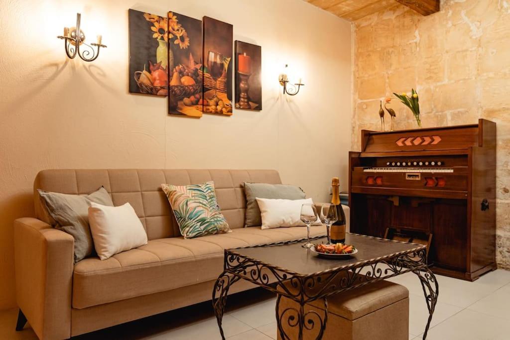Enchanting 2Bdr Townhouse In Valletta Centre! Valeta Exterior foto