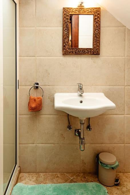 Enchanting 2Bdr Townhouse In Valletta Centre! Valeta Exterior foto