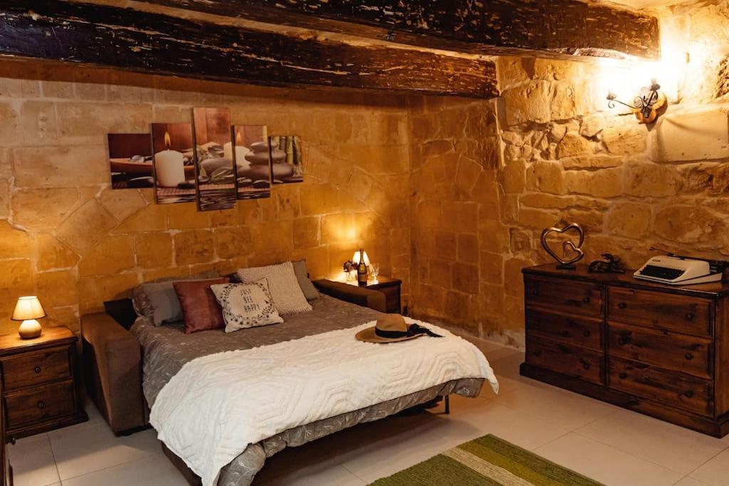 Enchanting 2Bdr Townhouse In Valletta Centre! Valeta Exterior foto