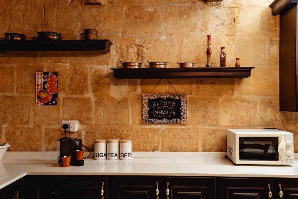 Enchanting 2Bdr Townhouse In Valletta Centre! Valeta Exterior foto