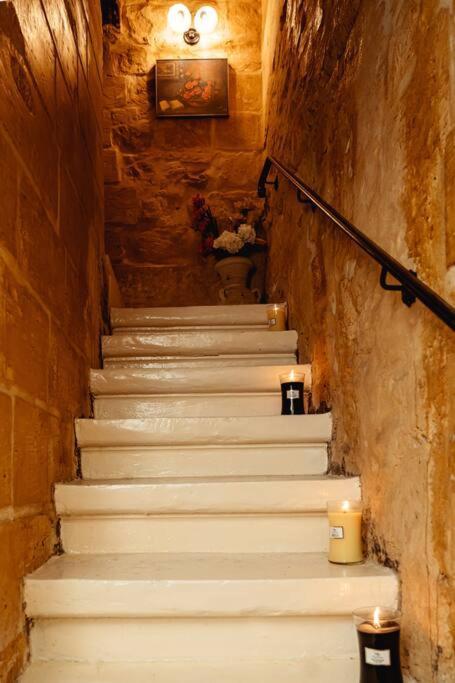 Enchanting 2Bdr Townhouse In Valletta Centre! Valeta Exterior foto
