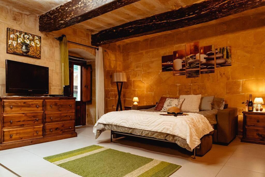 Enchanting 2Bdr Townhouse In Valletta Centre! Valeta Exterior foto