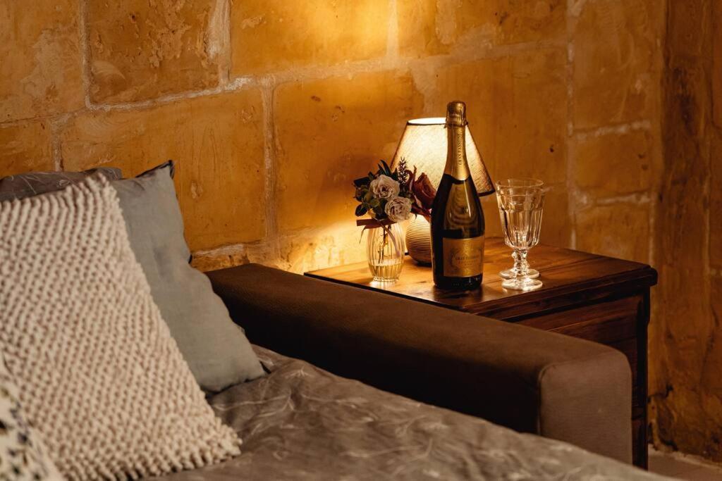 Enchanting 2Bdr Townhouse In Valletta Centre! Valeta Exterior foto